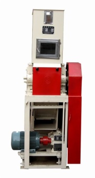 Rubber roller rice huller